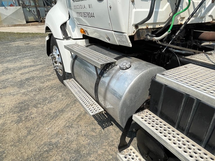 2011-international-prostar-image-16