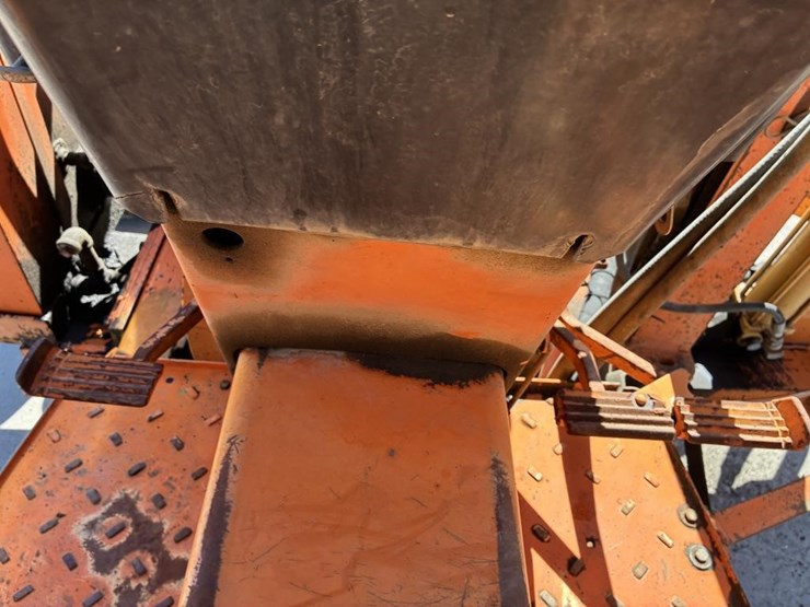 case-ih-4240-image-23