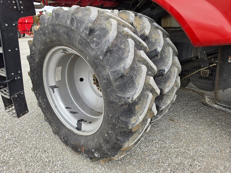 2011-case-ih-7120-image-13