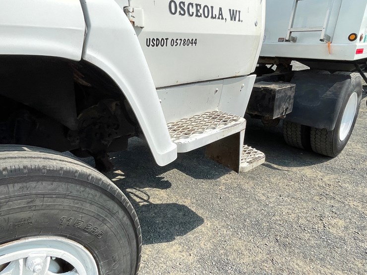 1988-ford-l8000-image-10