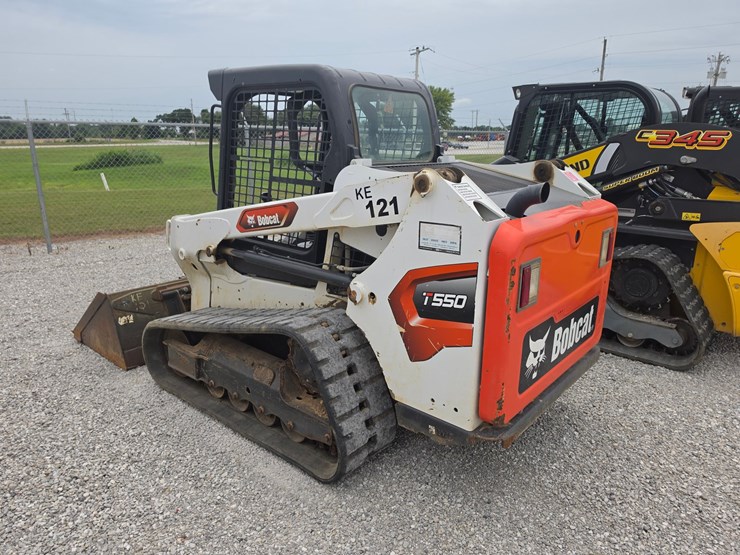 2022-bobcat-t550-image-31