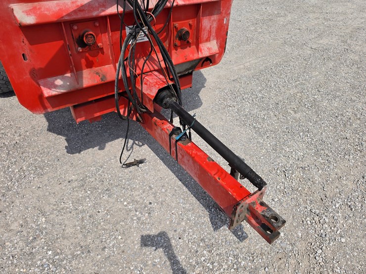 2013-kuhn-knight-4136-image-2