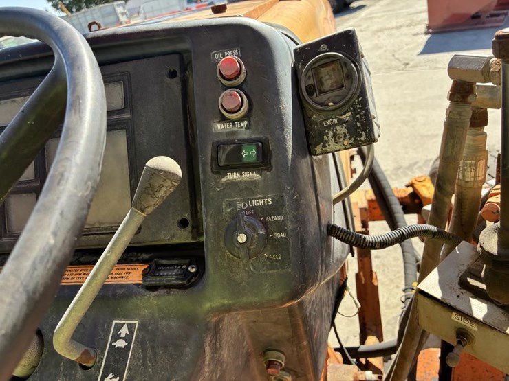 case-ih-4240-image-22