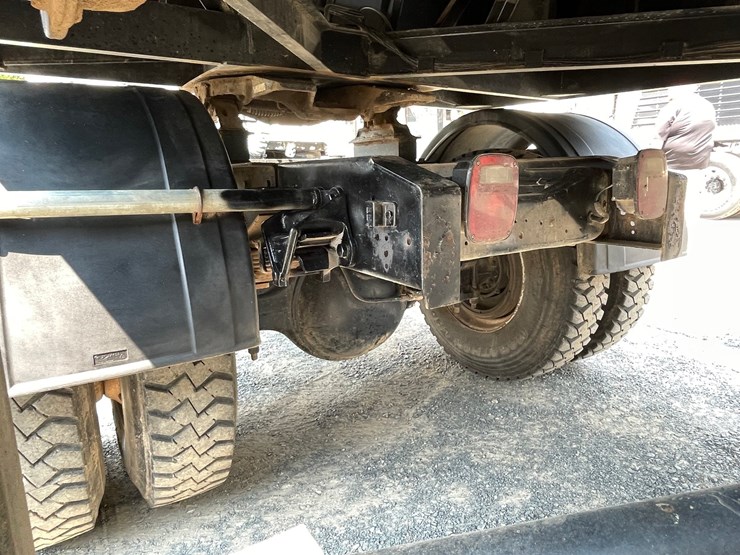 1990-ford-l8000-image-22
