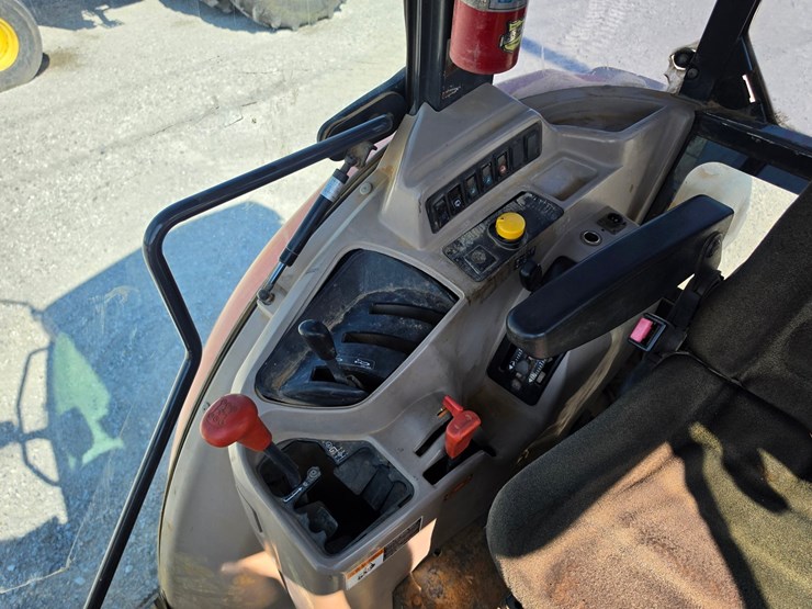 2016-kubota-m7060-image-17