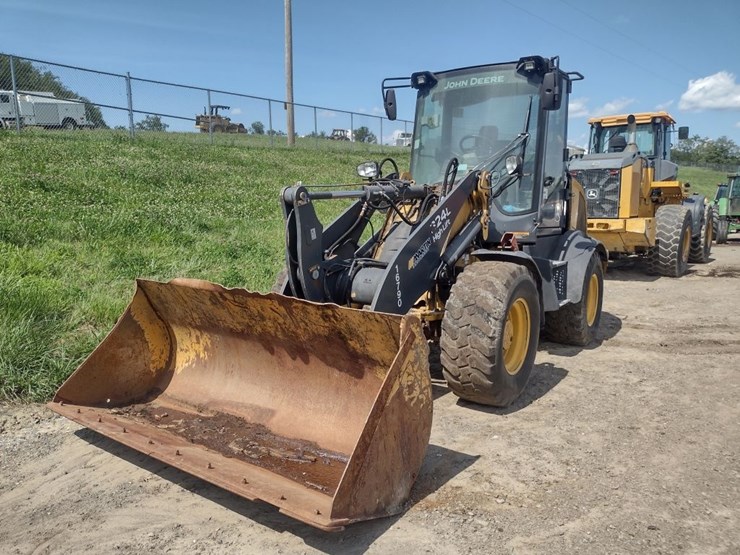deere-324l-image-30