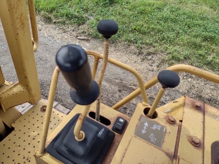 caterpillar-939c-image-9