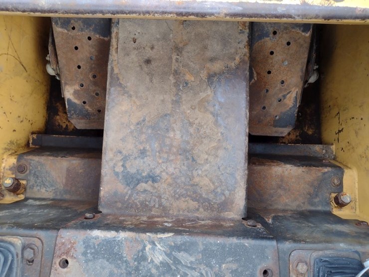 new-holland-lx885-image-10