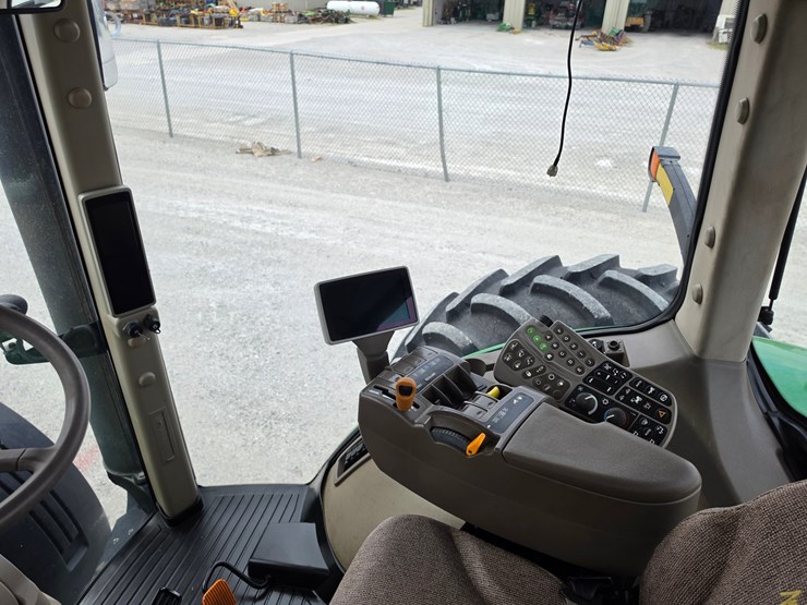2010-john-deere-8345r-image-16