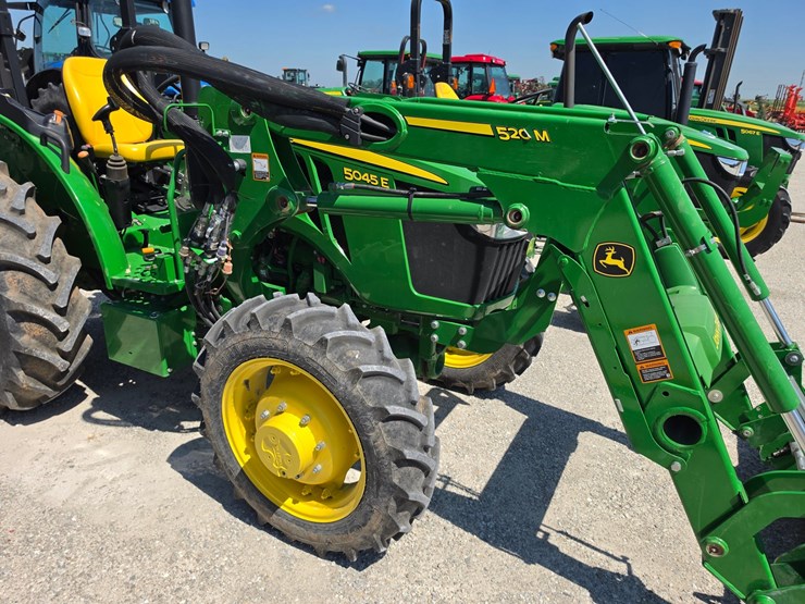 2022-john-deere-5045e-image-7