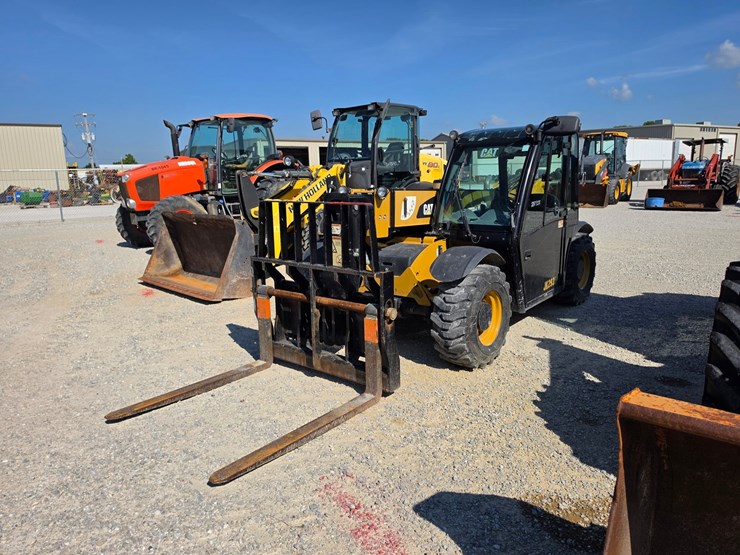 2016-caterpillar-th255c-image-1