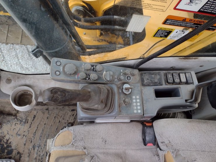 deere-380g-lc-image-8