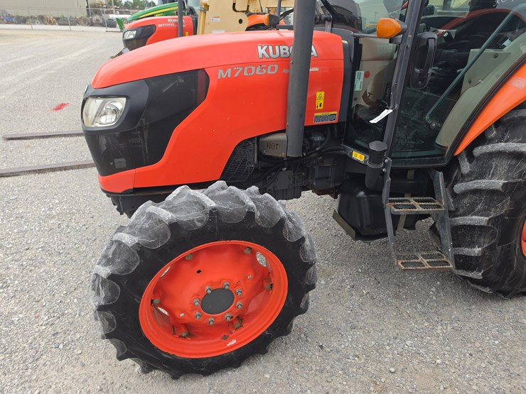 2015-kubota-m7060-image-6