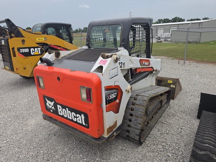 2022-bobcat-t550-image-37