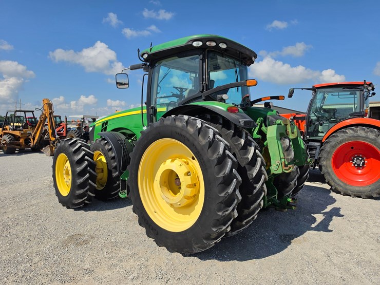 2012-john-deere-8335r-image-12