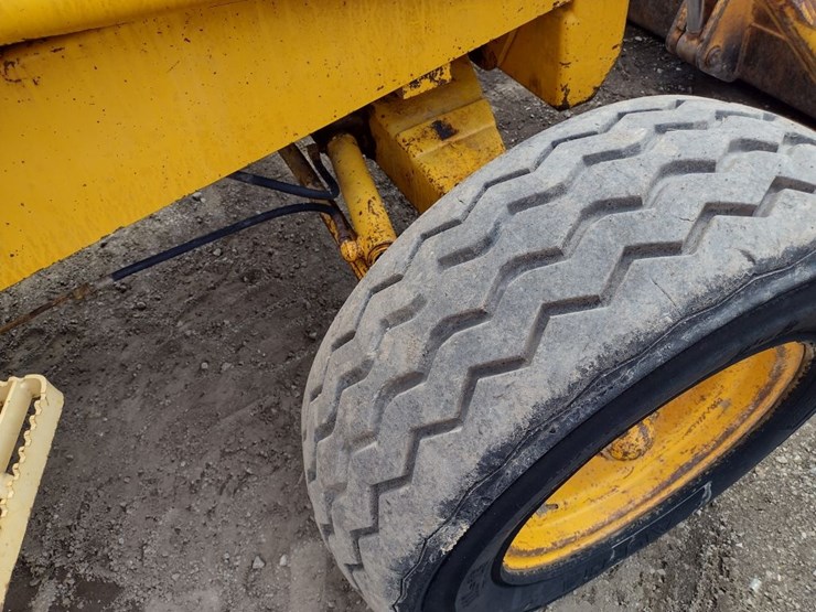 john-deere-310d-image-29