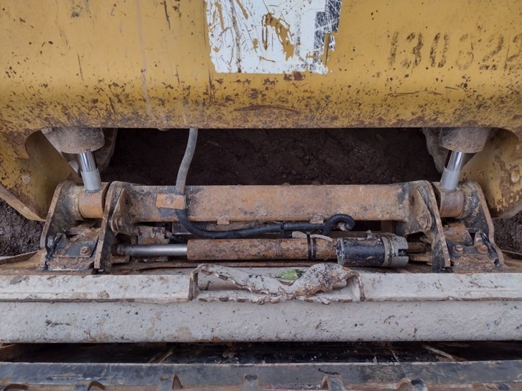 caterpillar-279d-image-21