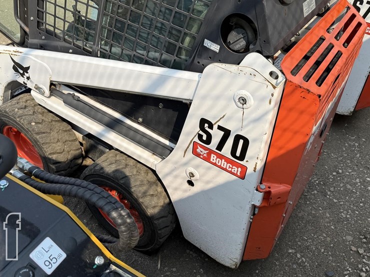 2016-bobcat-s70-image-8