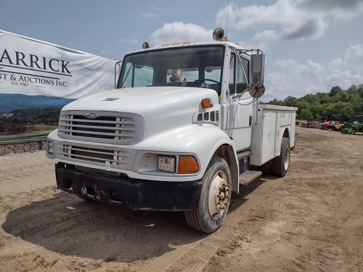 freightliner-fl70-image-28