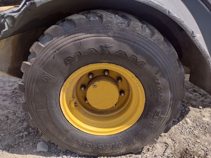 deere-324l-image-24