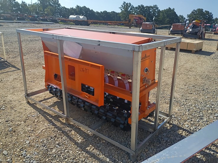 #l76-007-•-landhonor-seeder-skid-steer-attachment-(3-point)-image-6
