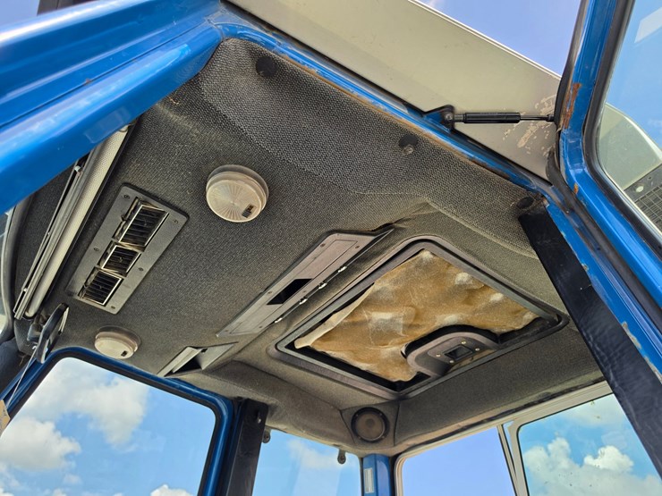 1990-ford-7710-image-8
