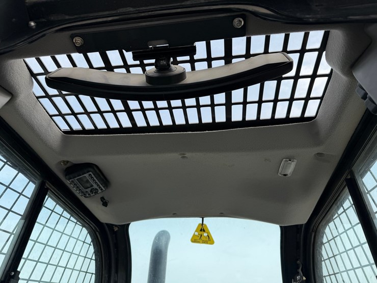 2019-case-tv450-image-5