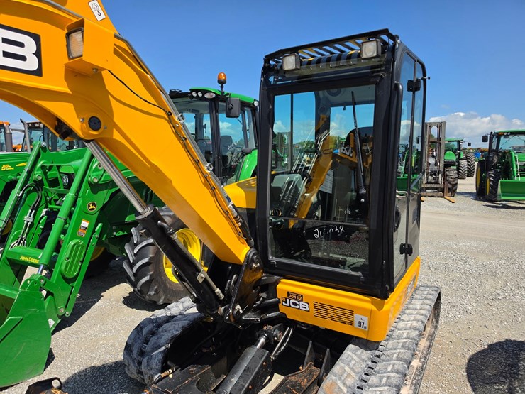 2022-jcb-50z-1-image-4