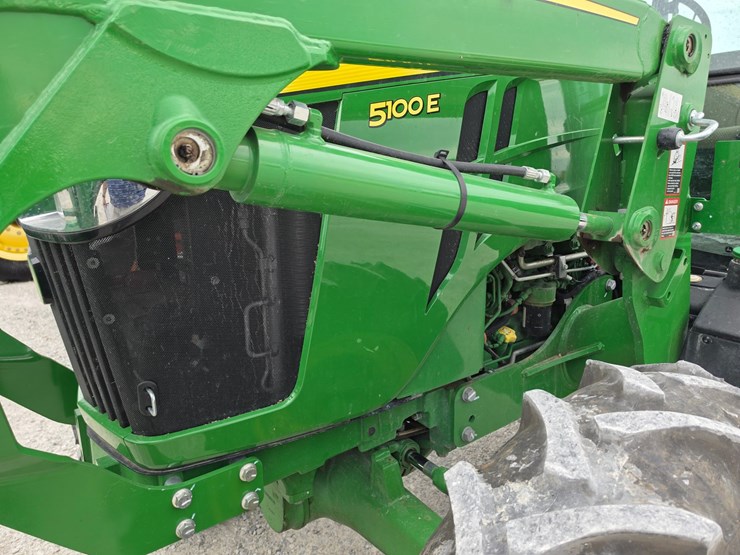 2023-john-deere-5100e-image-8