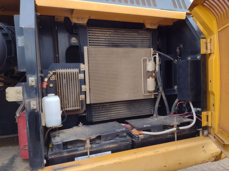 deere-270d-lc-image-26
