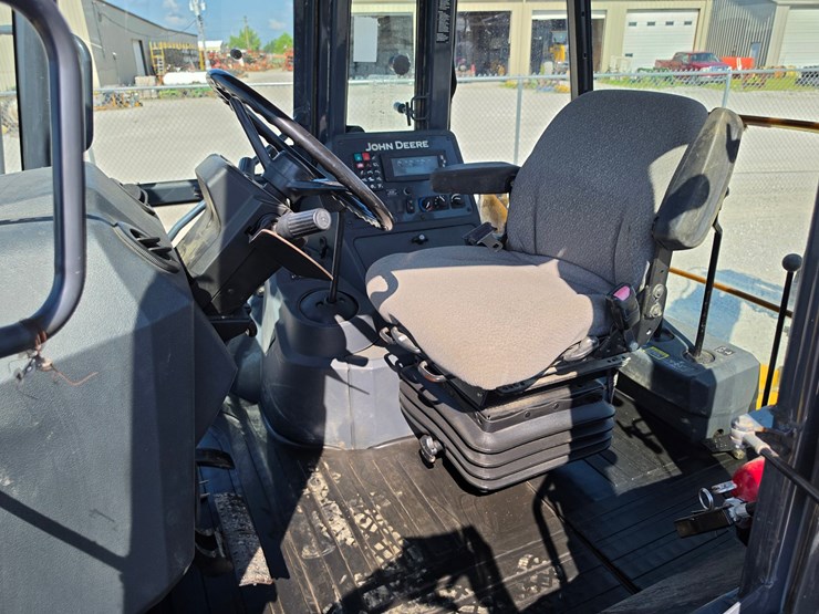 2015-deere-310sl-image-9