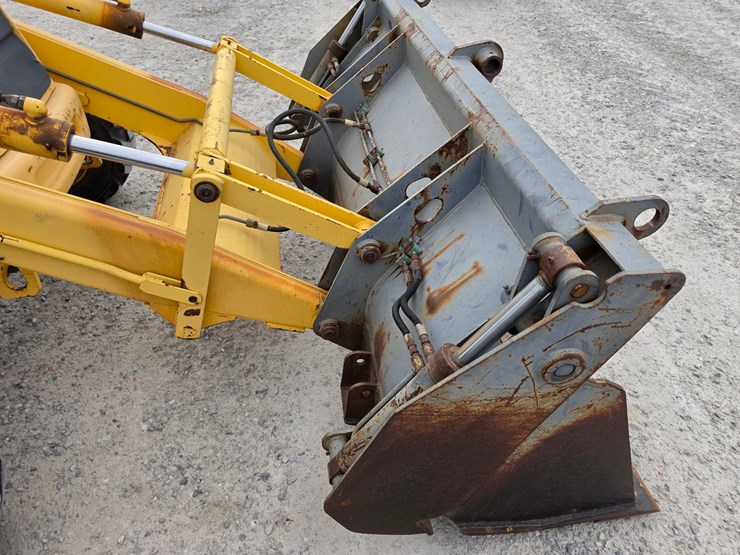 2001-new-holland-lb75-image-25