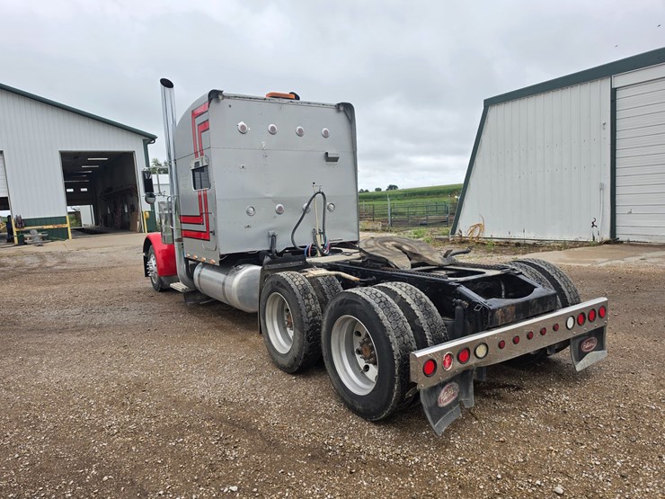 2006-peterbilt-379-image-10