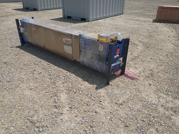 #l77-021-•-lanch-two-post-vehicle-lift-image-3