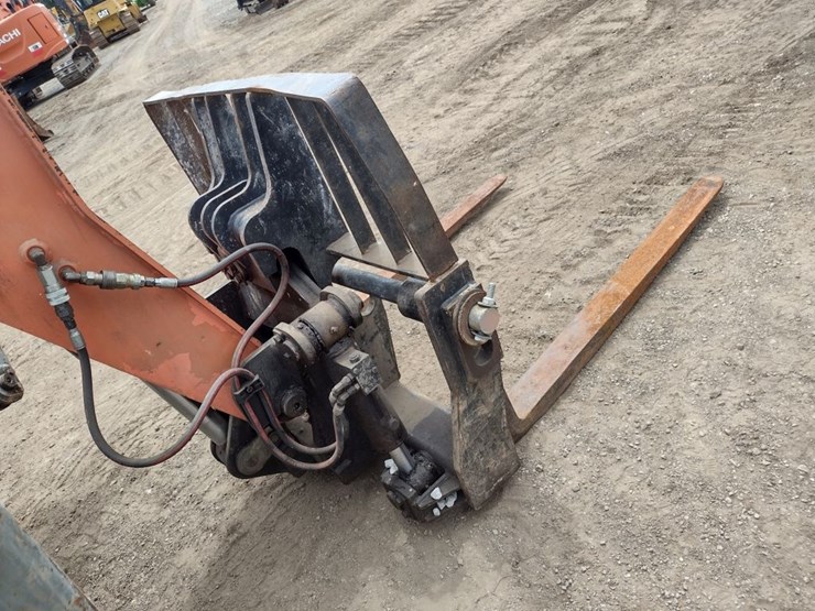 2005-jlg-g10-55a-image-21