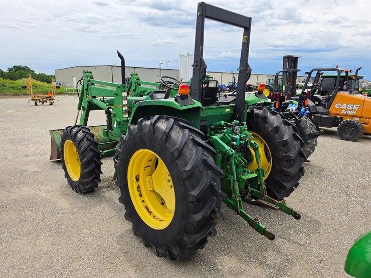 2000-john-deere-6210-image-13