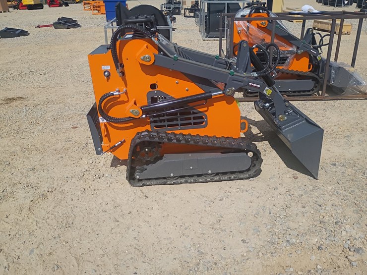 #l76-046-•-2026-landhonor-me380-mini-skid-steer-image-5