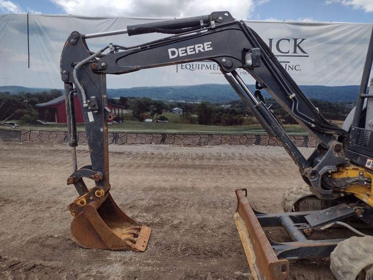 deere-30g-image-22