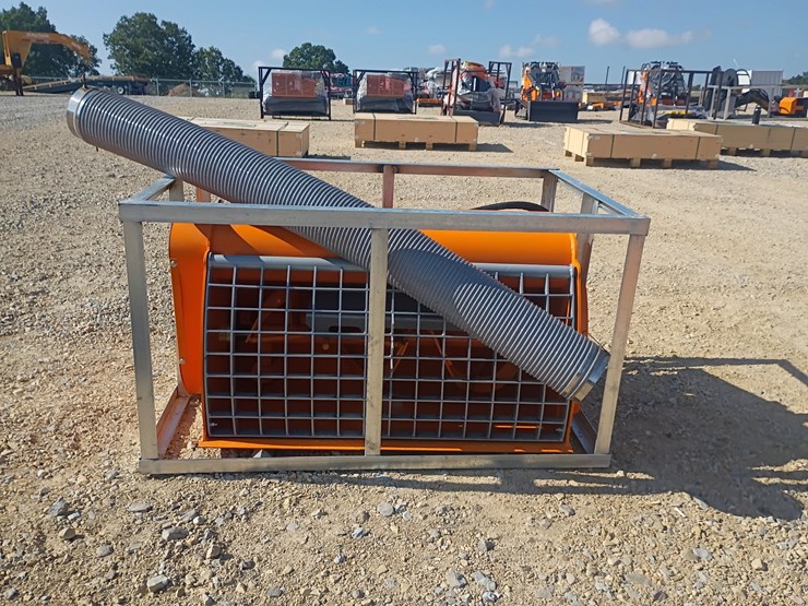 #l76-005-•-landhonor-concrete-mixer-skid-steer-attachment-image-1