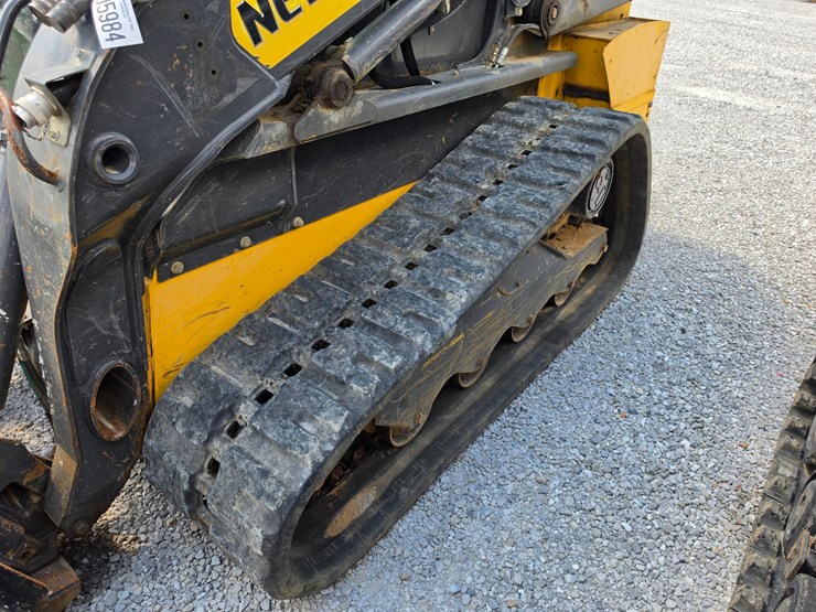 2016-new-holland-c232-image-22