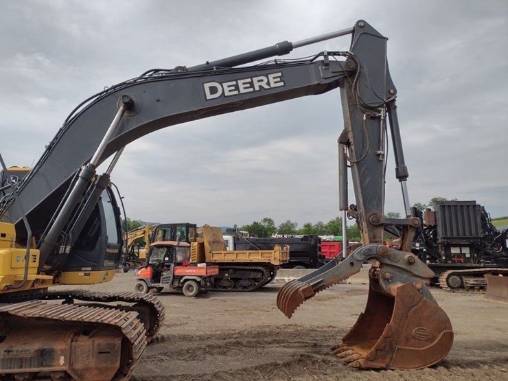 deere-210g-lc-image-24