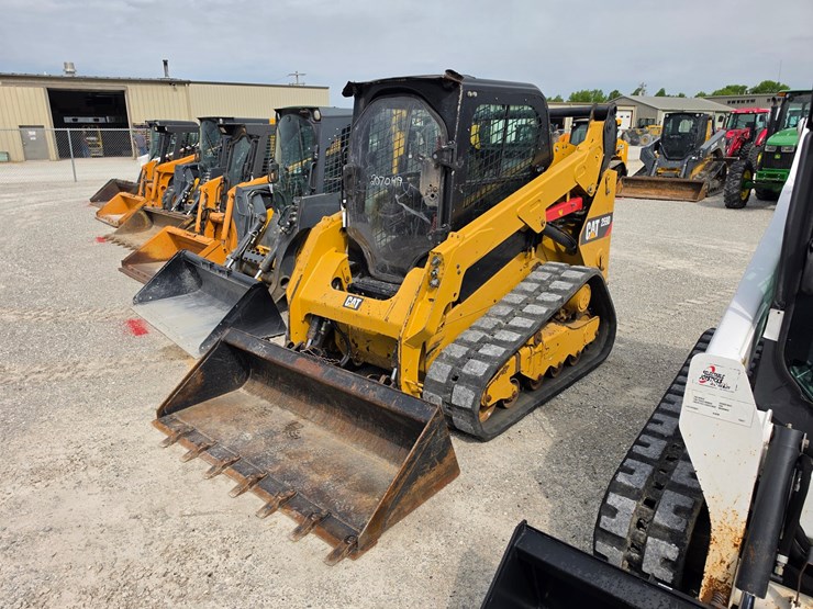 2016-caterpillar-259d-image-1