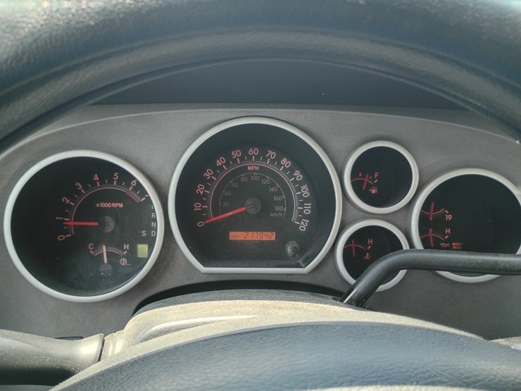2010-toyota-tundra-image-54
