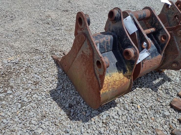 caterpillar-12-image-2