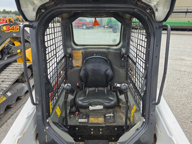 2022-bobcat-t550-image-14