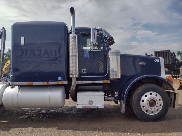 1995-peterbilt-378-image-26