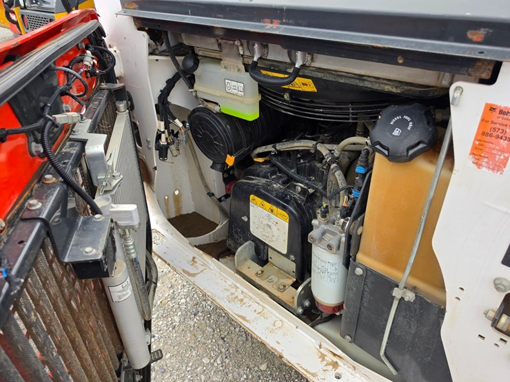2021-bobcat-t76-image-19