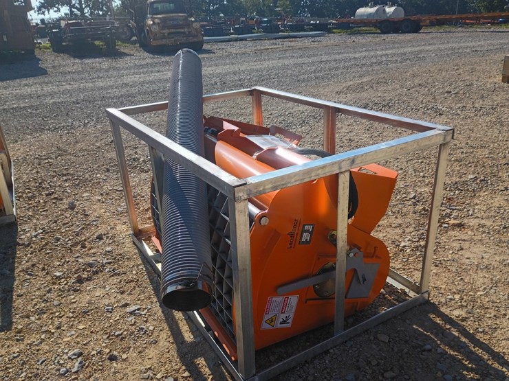 #l76-005-•-landhonor-concrete-mixer-skid-steer-attachment-image-2