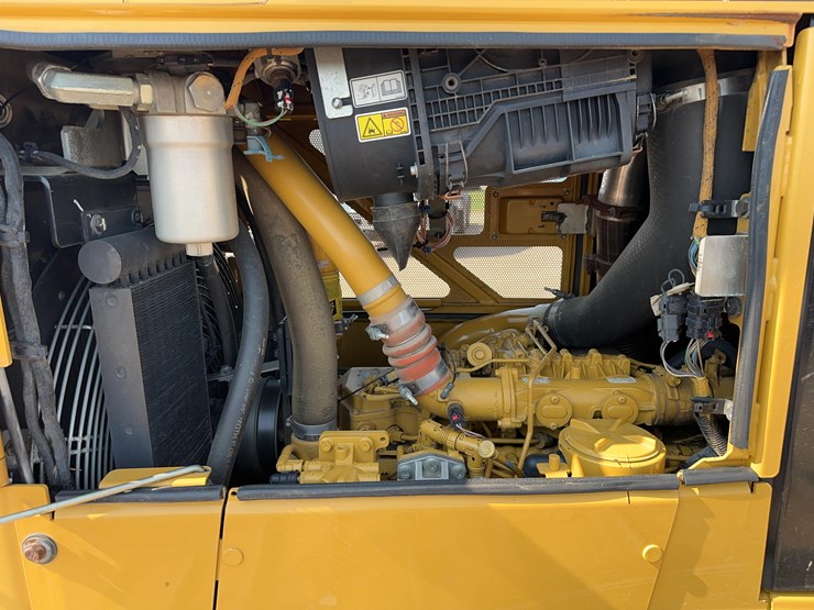 2015-caterpillar-d6n-xl-image-22