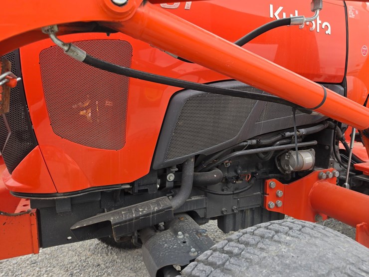 2021-kubota-l4701-image-8